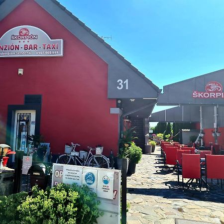 Penzion Škorpión Senec Esterno foto