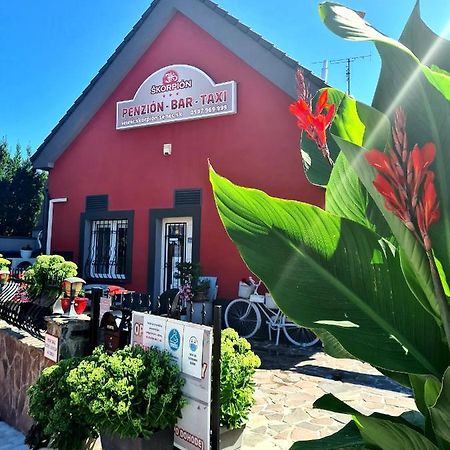 Penzion Škorpión Senec Esterno foto